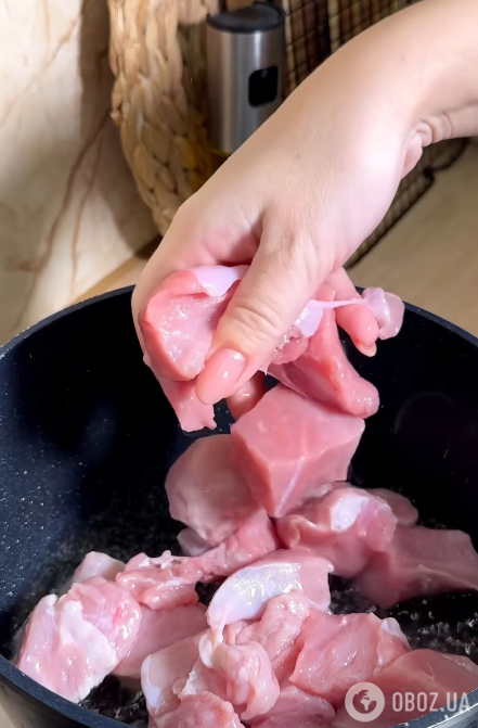 Обжариваем мясо