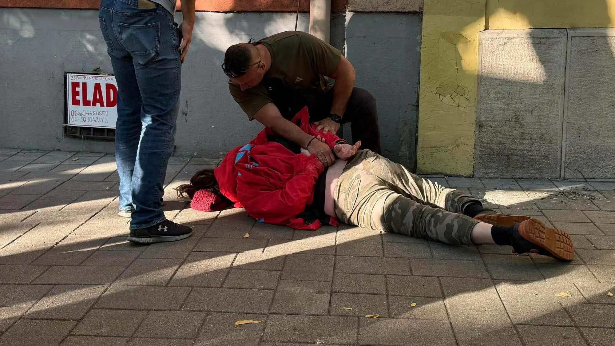 Поліція затримала чоловіка, який кидав яйце.