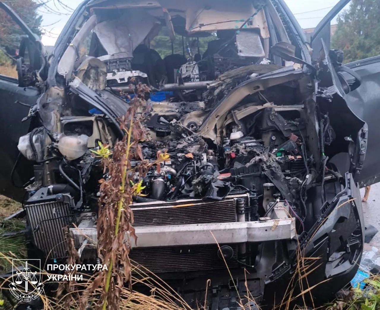 Атаковали автомобиль с помощью FPV-дрона, управляемого по оптоволокну