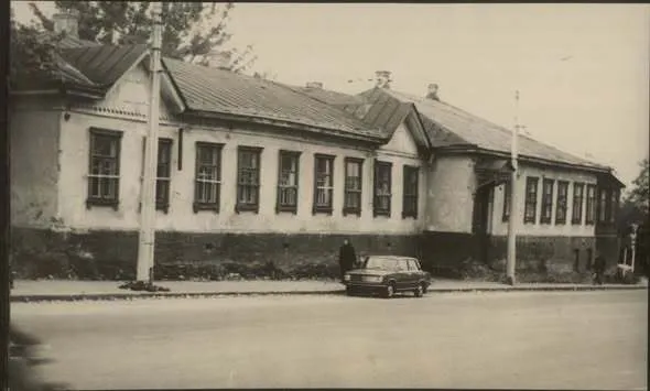 1977 рік, вулиця Київська, Чернігів.