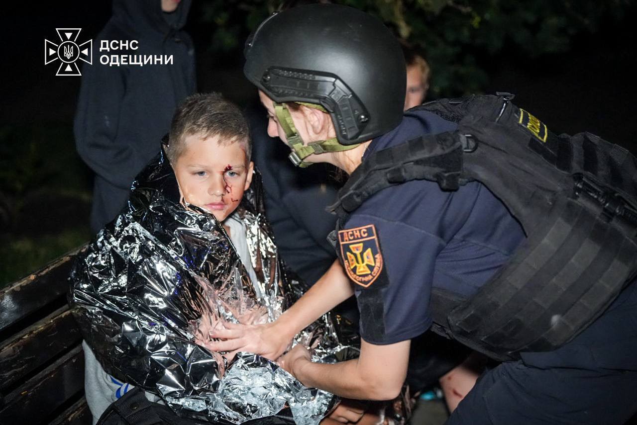 Росіяни поцілили у багатоповерхівку в Одесі.