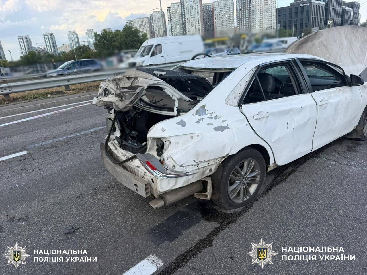 Поліцейські столиці документують наслідки ворожої атаки.