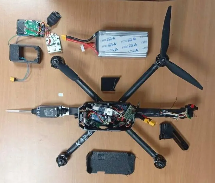 FPV-дрон скинули з Шахеда над Києвом