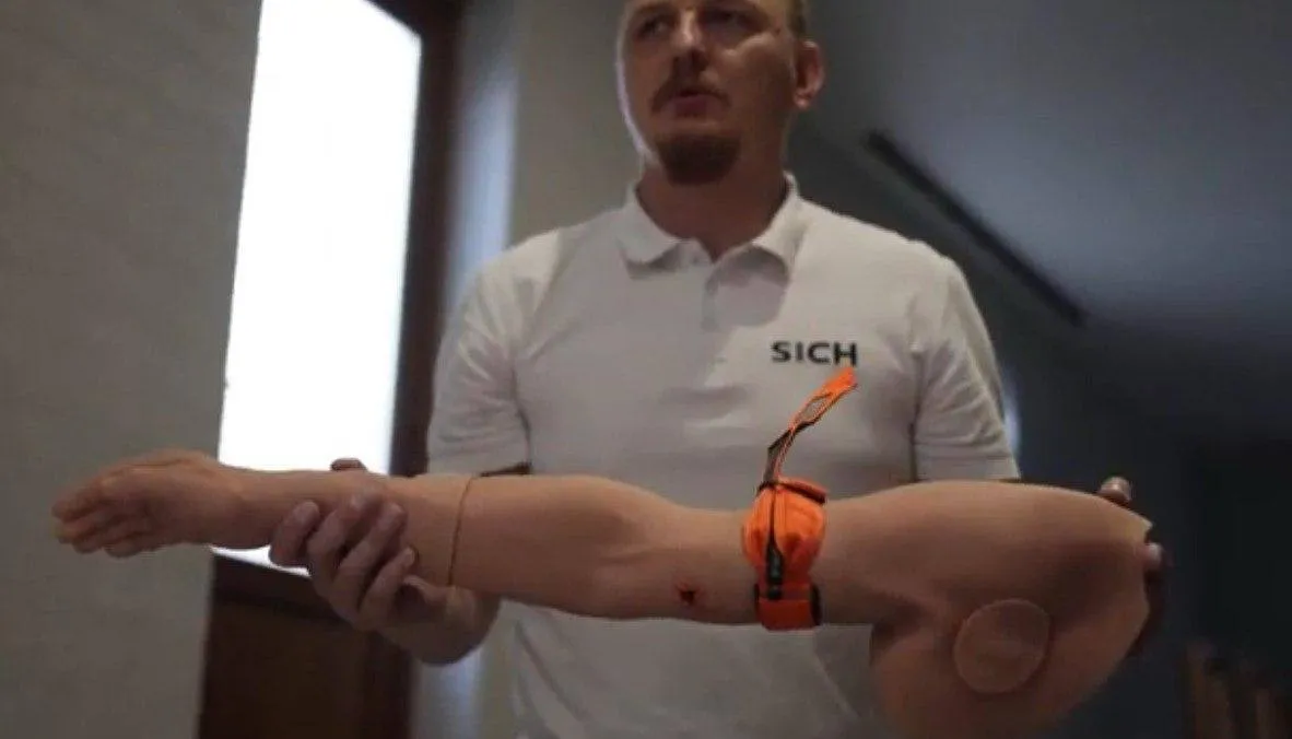 У дитячому таборі в Буковелі провели тренінг з тактичної медицини для 110 дітей захисників