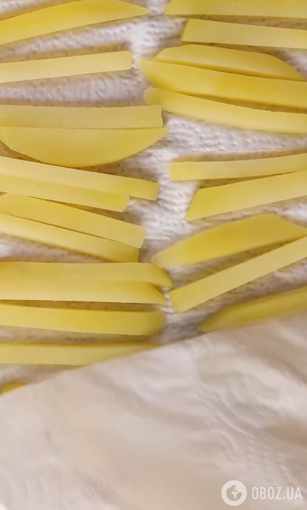 Нарізаємо картоплю