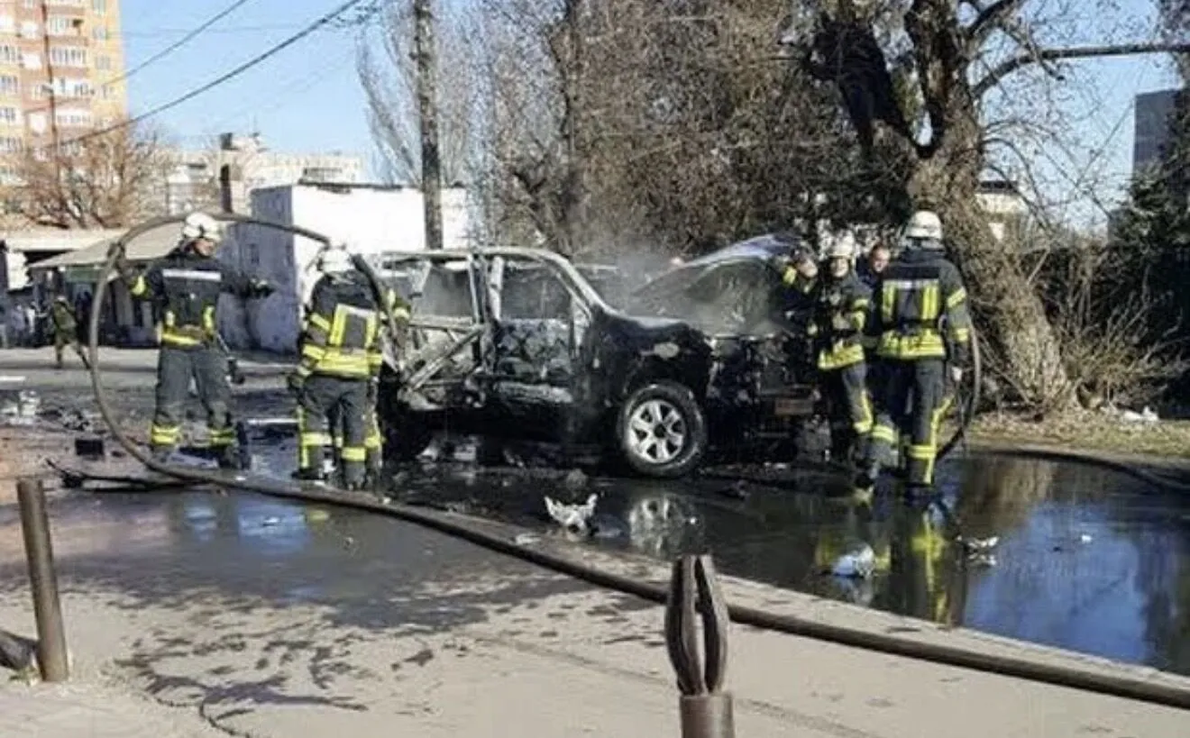 Автомобиль Александра Хараберюша после взрыва.