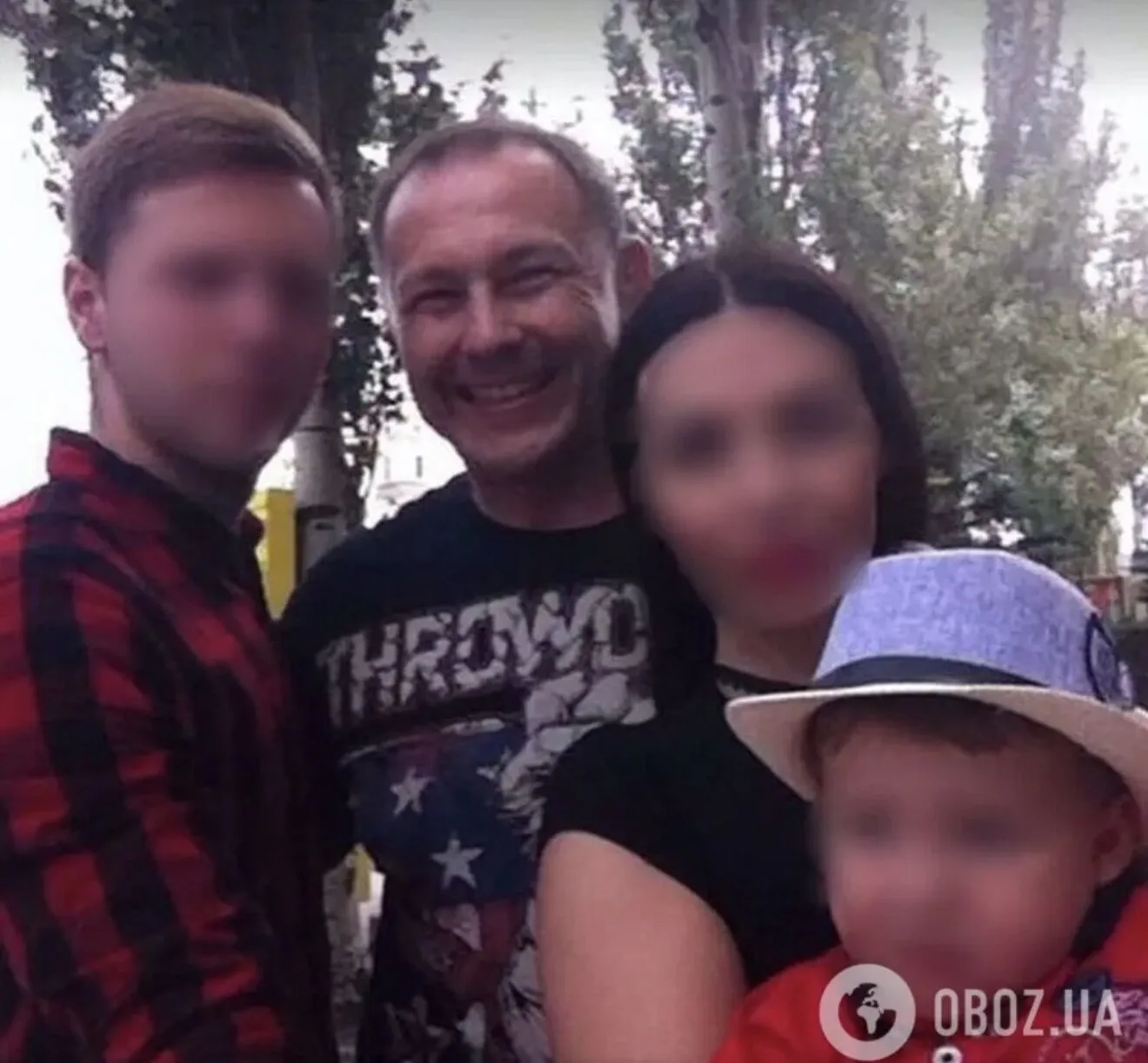 Олег Шутов с детьми и внуком за год до теракта, в результате которого погиб сотрудник ГУР Максим Шаповал.