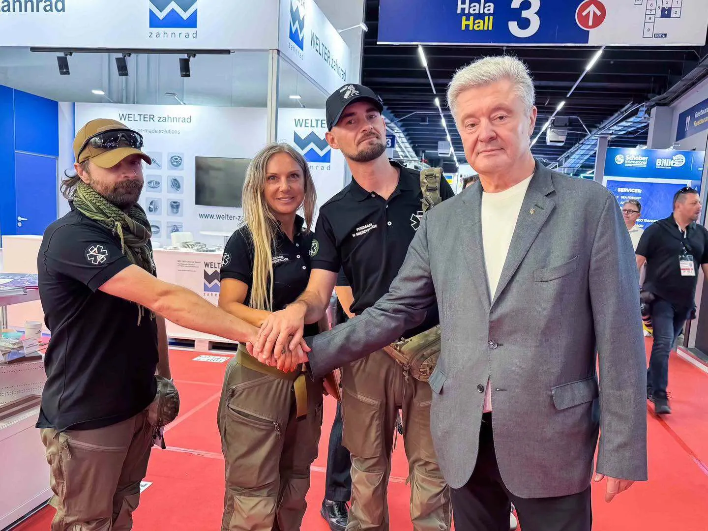 Порошенко на выставке вооружений в Кельце