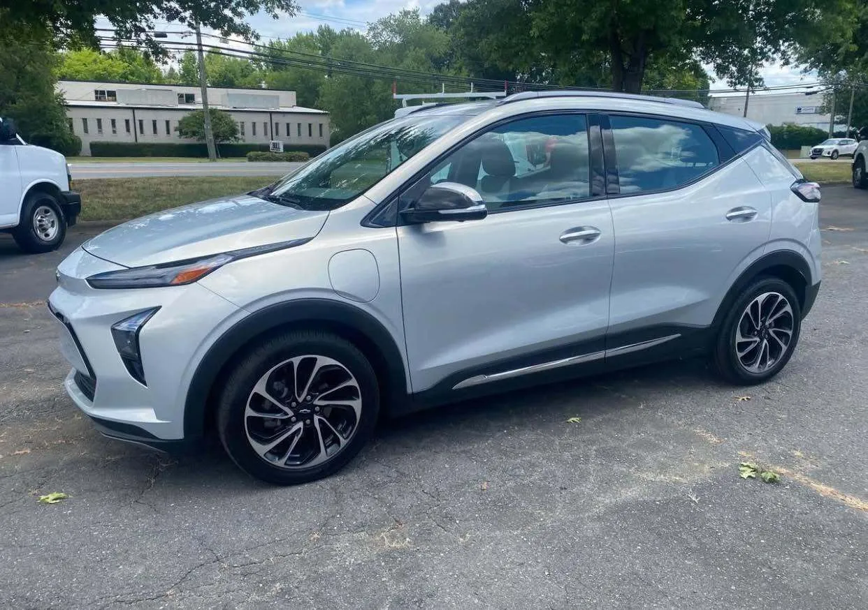 Chevrolet Bolt.