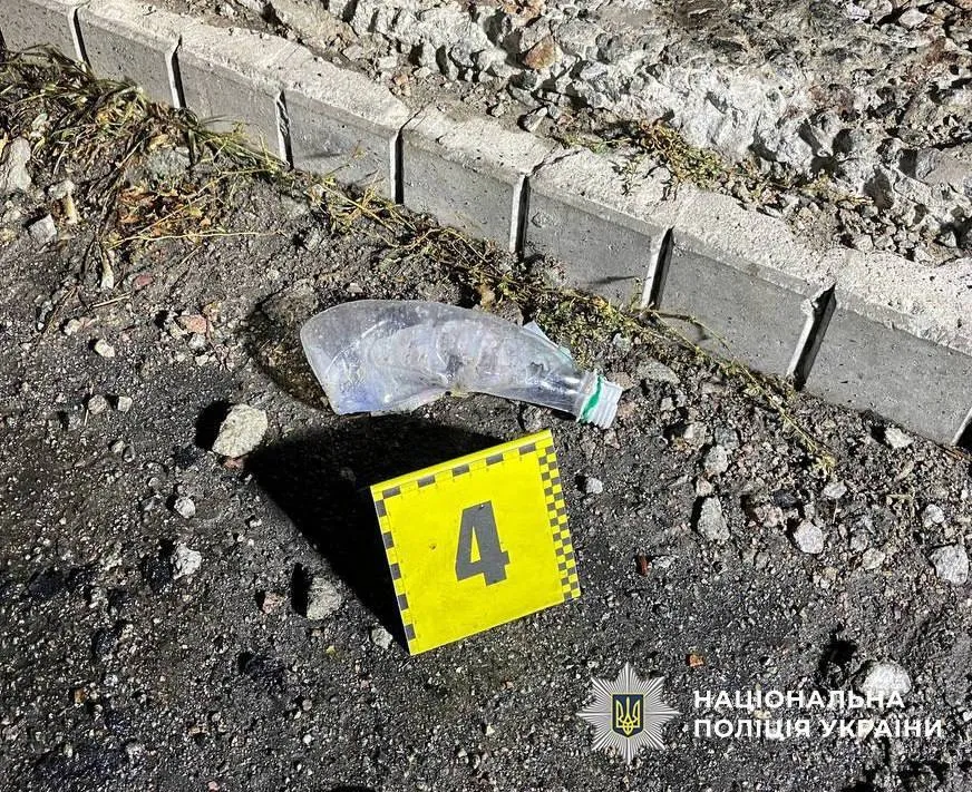 Чоловік підпалив військовий автомобіль за вказівкою куратора з РФ.