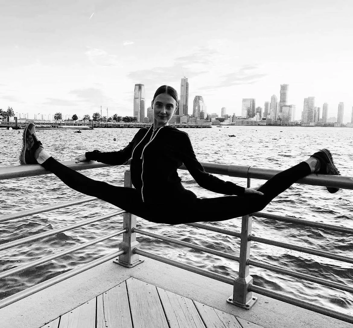 Эвелина Самсончик с раннего возраста начала заниматься художественной гимнастикой