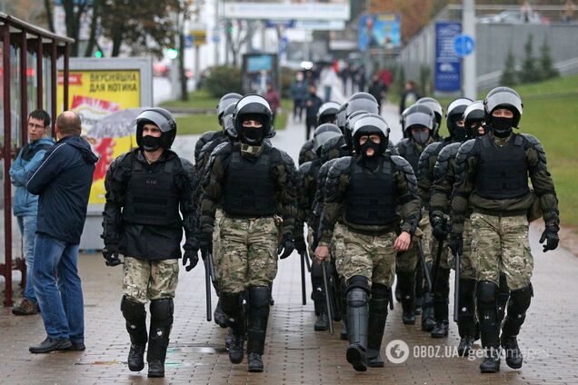 Міліція Білорусі пригрозила стріляниною бойовою зброєю по мітингувальникам