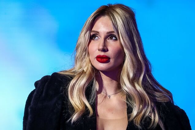 Певица показала совместный снимок с 2-летней дочкой