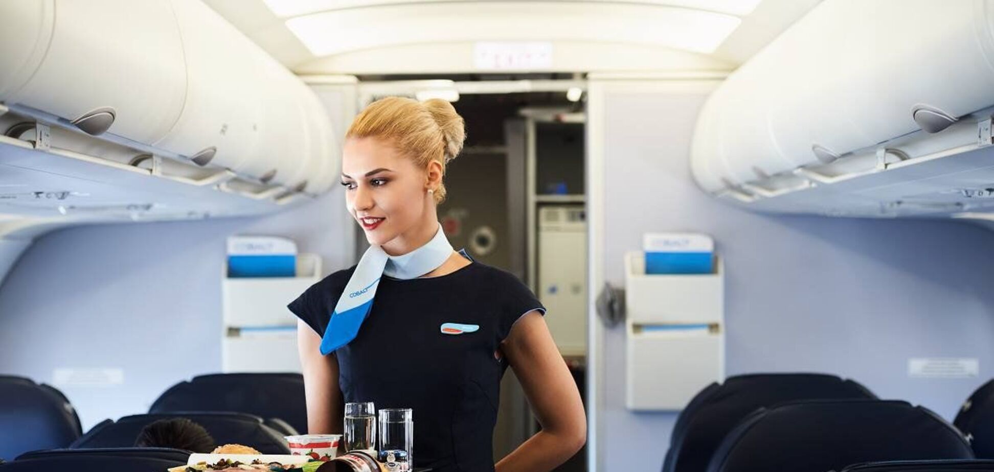 Стюардеса назвала головні страхи колег