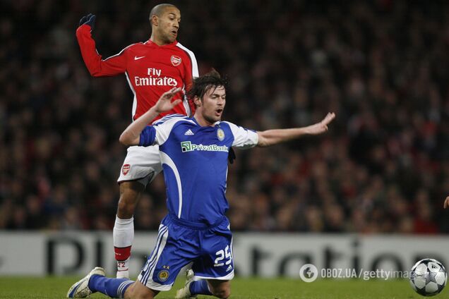 Артем Мілевський проти гравця 'Арсеналу'