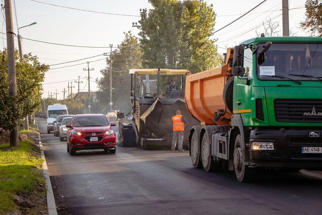 На жилом массиве Игрень в Днепре почти закончили ремонт магистрали. Фото