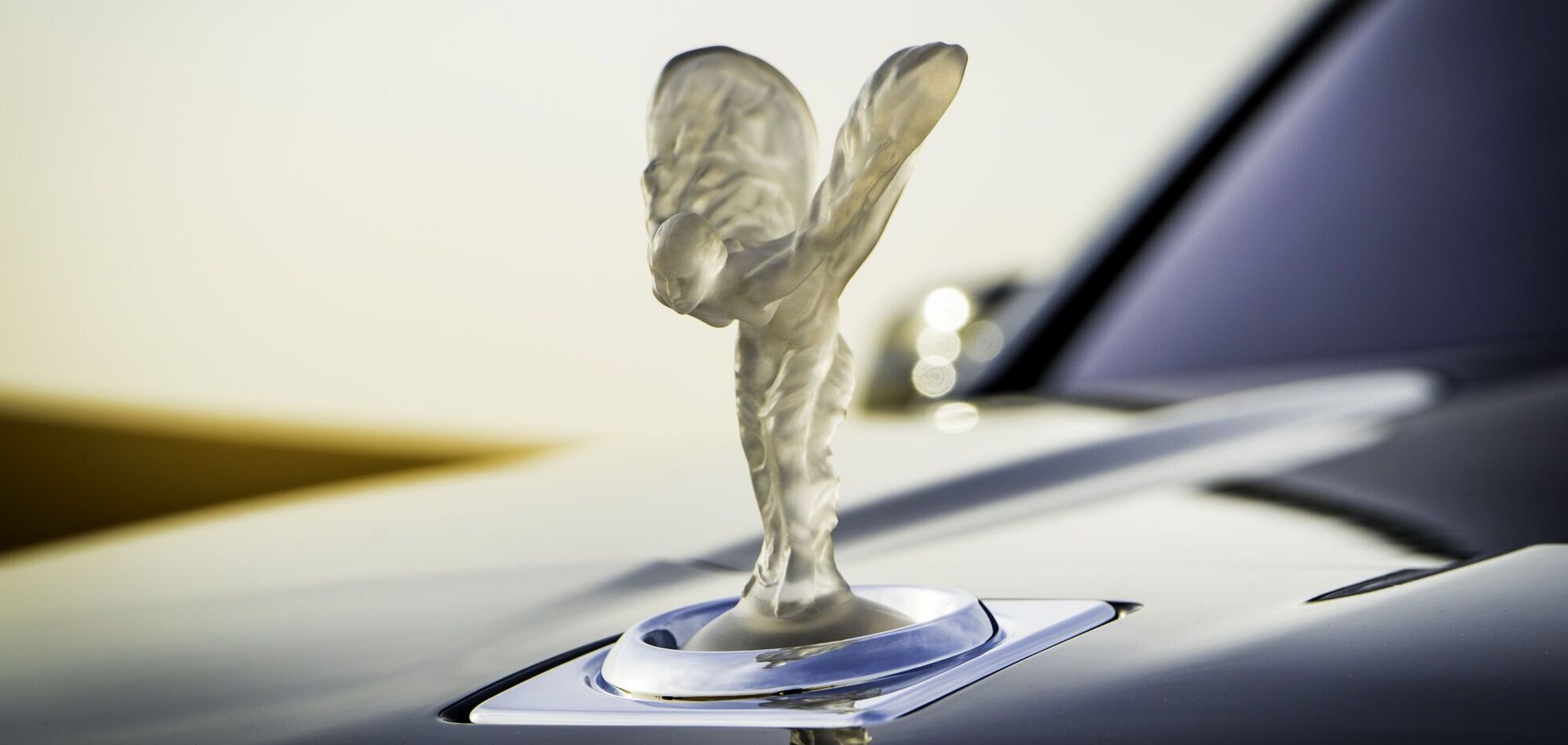 Rolls-Royce лишили светящейся фигурки 'Дух экстаза'