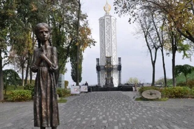 Дівчинка з колоссям