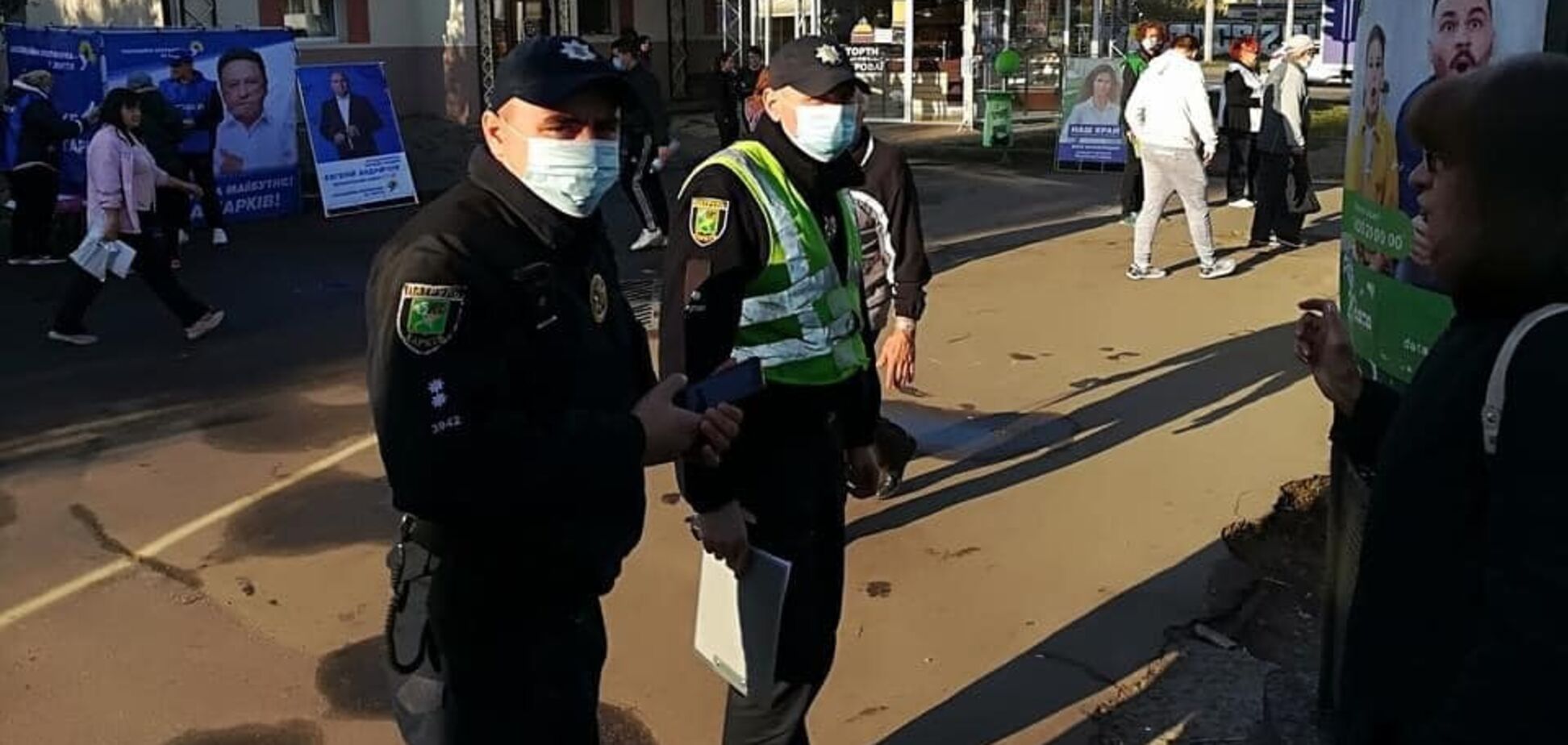 В Харькове агитатор 'Слуги', вооруженный, напал на активиста 'ЕС'
