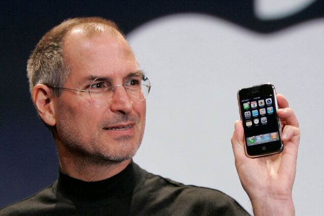 Стив Джобс известен миру как один из пионеров эры информационных технологий