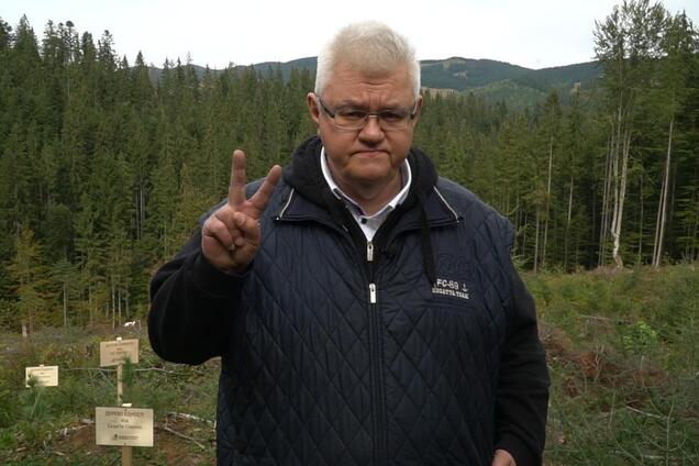 Сивохо разом з жителями Донбасу висадив 2,5 тис. 'дерев єдності' у Карпатах