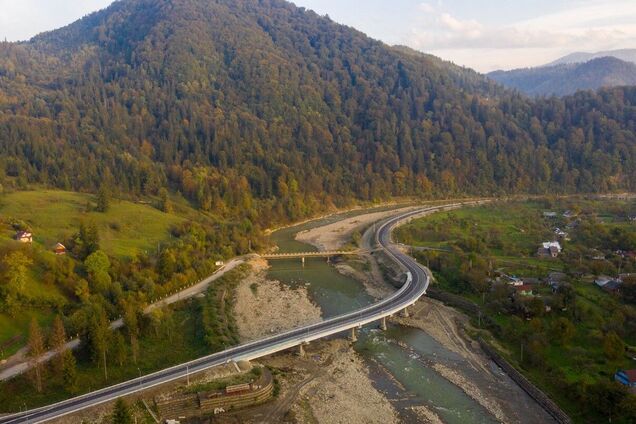 В Черновицкой области завершена реконструкция двух мостов через реку Черемош