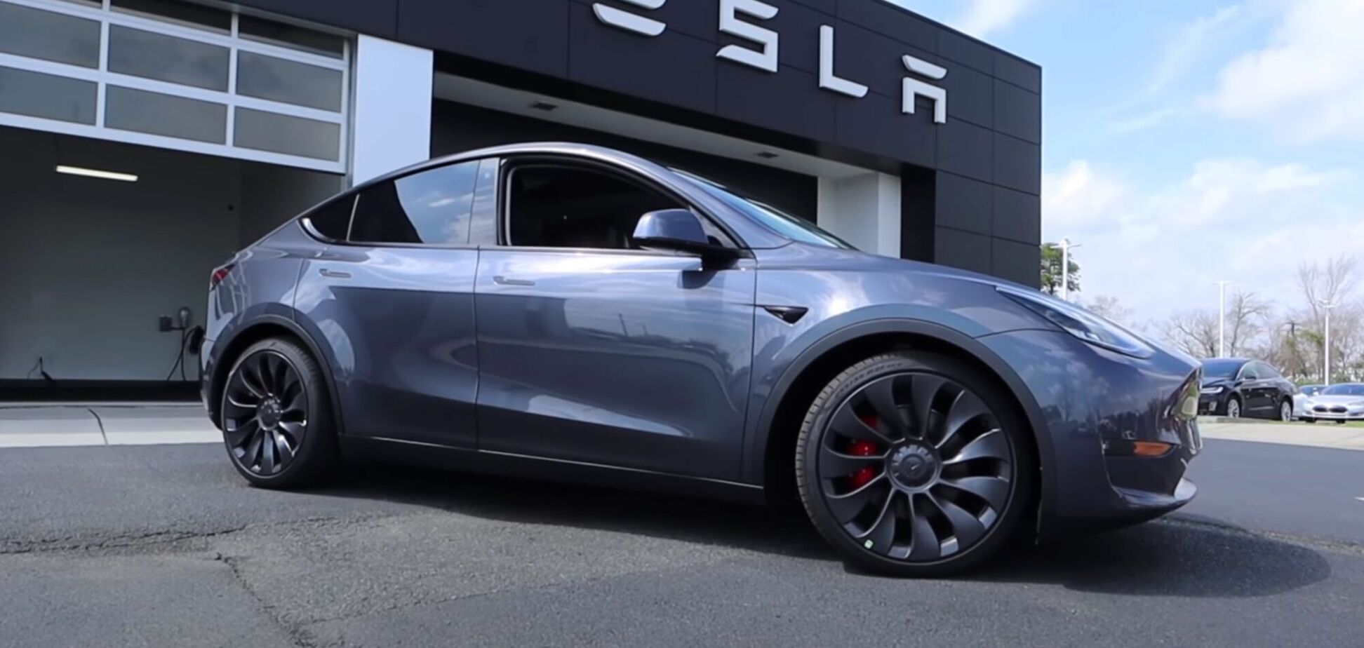 Электромобили Tesla можно будет зарядить за 7 минут