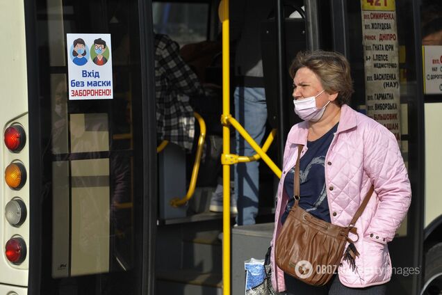 Пожилым людям не следует без необходимости выходить из дома