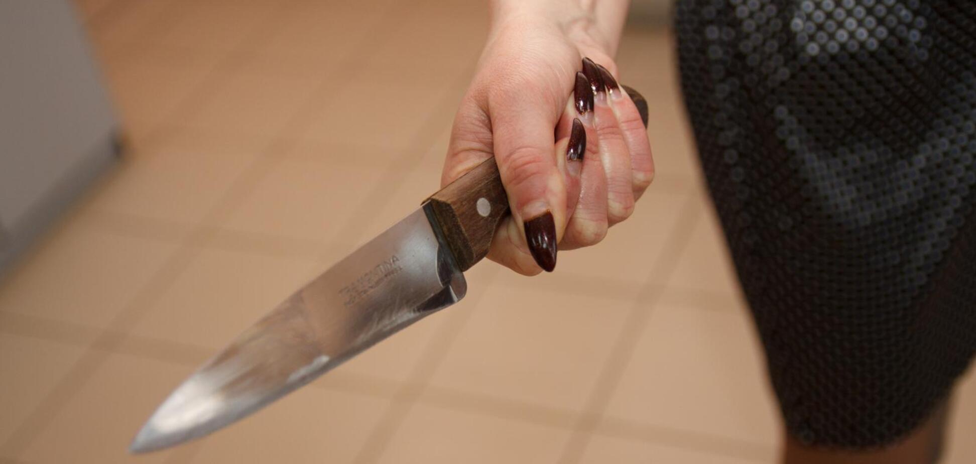 В Никополе женщина пырнула ножом в живот своего сожителя