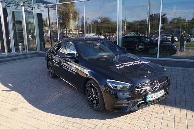 Оновлений Mercedes-Benz E-Class представили в Україні