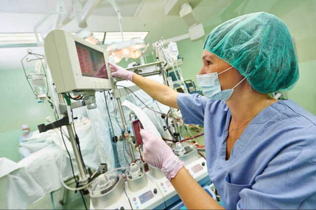 Во Львове провели уникальную операцию на сердце без разрезов