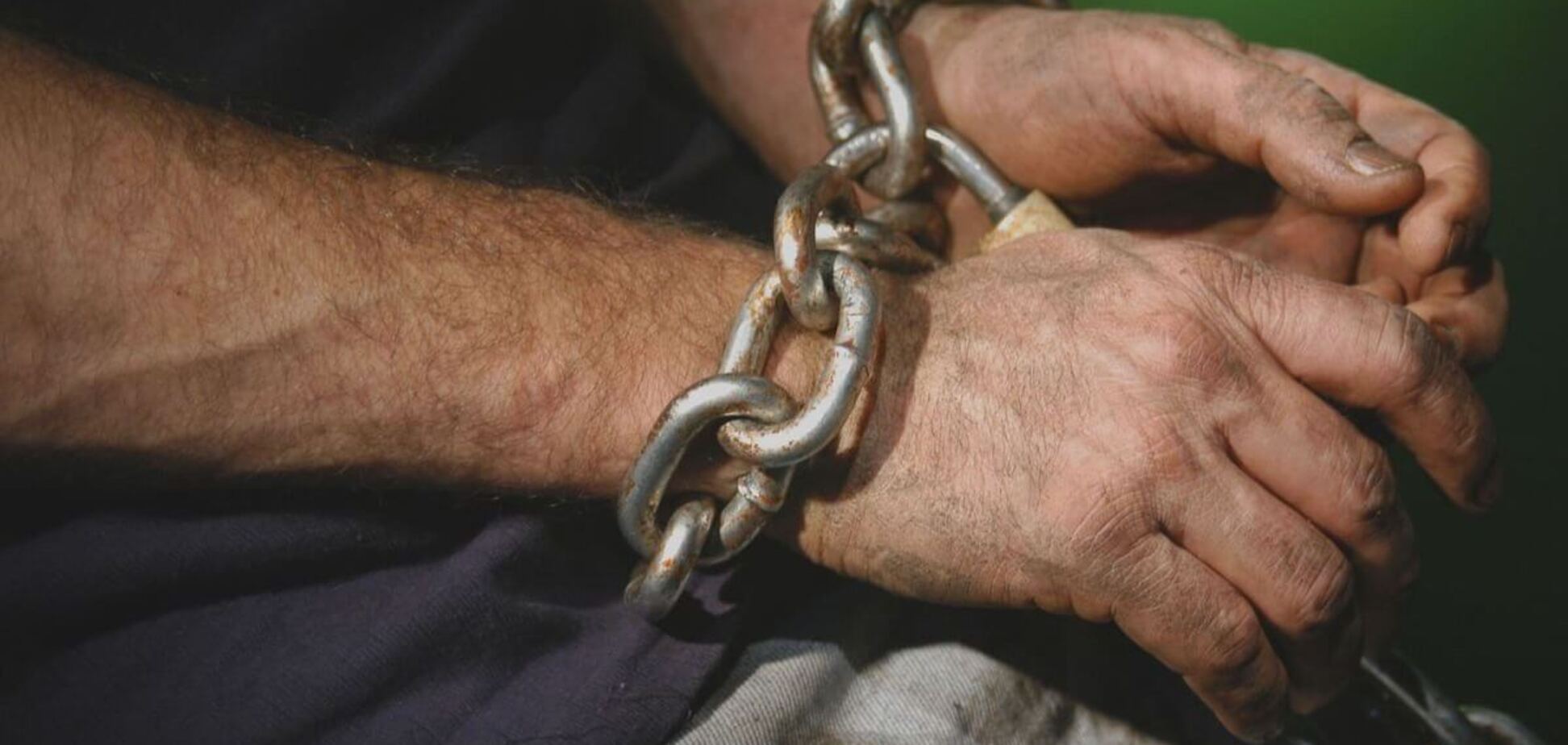 На Дніпропетровщині банда роками тримала людей у трудовому рабстві