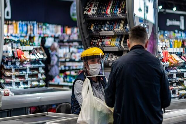 У Маріуполі в супермаркеті влаштували скандал через маску