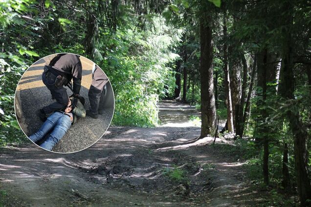 Троє чоловіків вивезли перехожого в ліс, роздягнули й побили до смерті