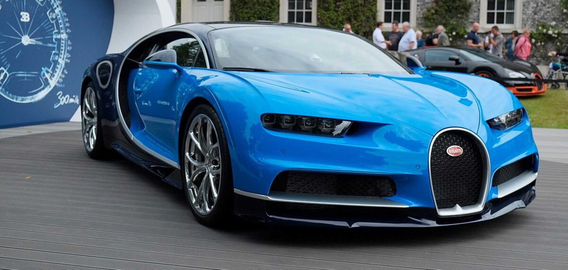 Блогеру предложили арендовать подержанное авто за $66 000 в месяц