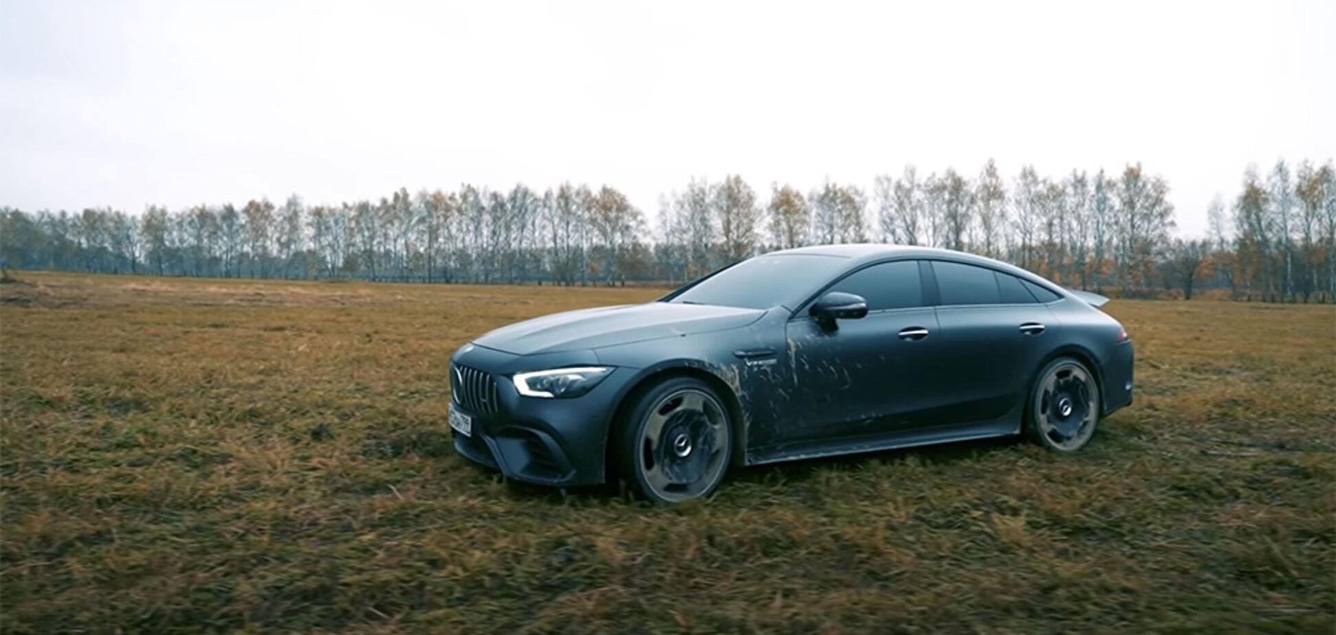 Россиянин сжег в поле свой Mercedes за 145 000 евро и уехал на 'Запорожце'