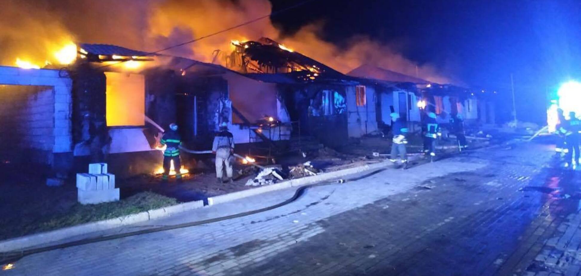 Під Дніпром згорів будинок сім'ї заступниці мера Кам'янського. Фото і відео