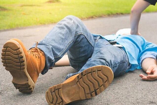 Курсантка з Дніпра врятувала життя члену виборчої комісії з нападом епілепсії