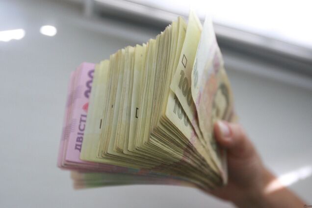 У Дніпрі вимагач роками тероризував чоловіка через неіснуючий борг