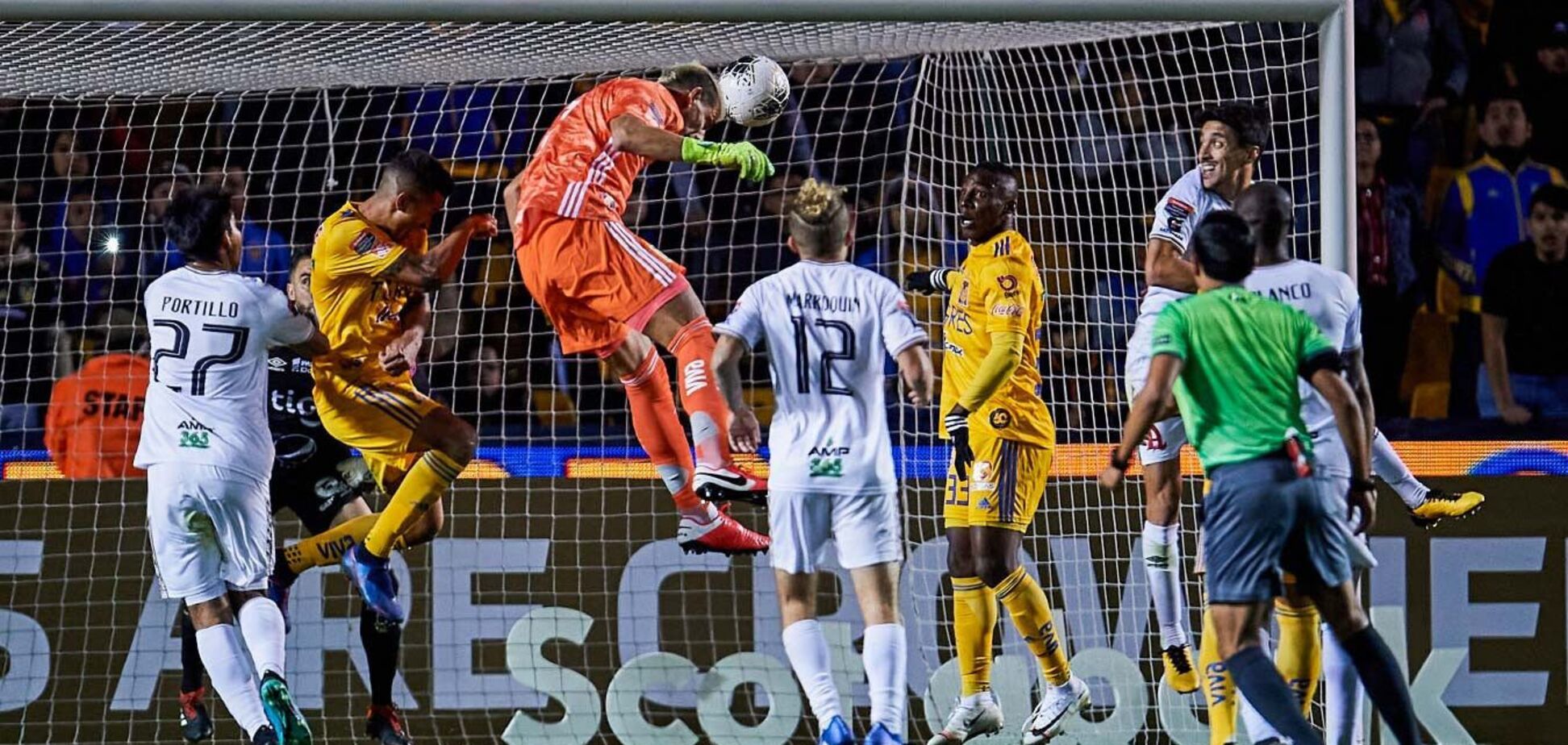 Воротар 'Тігрес' Гузман забив гол на останніх секундах