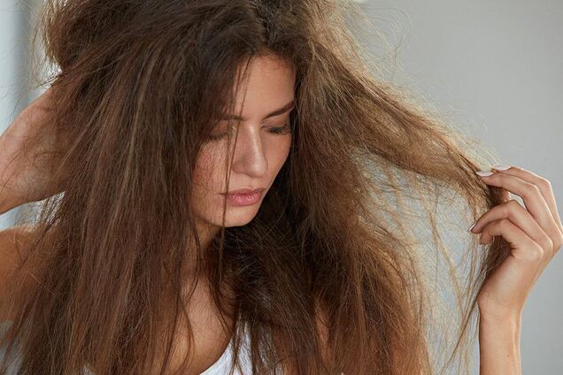 Названо найпоширеніші звички, які шкодять волоссю