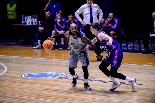 Будівельник - Миколаїв