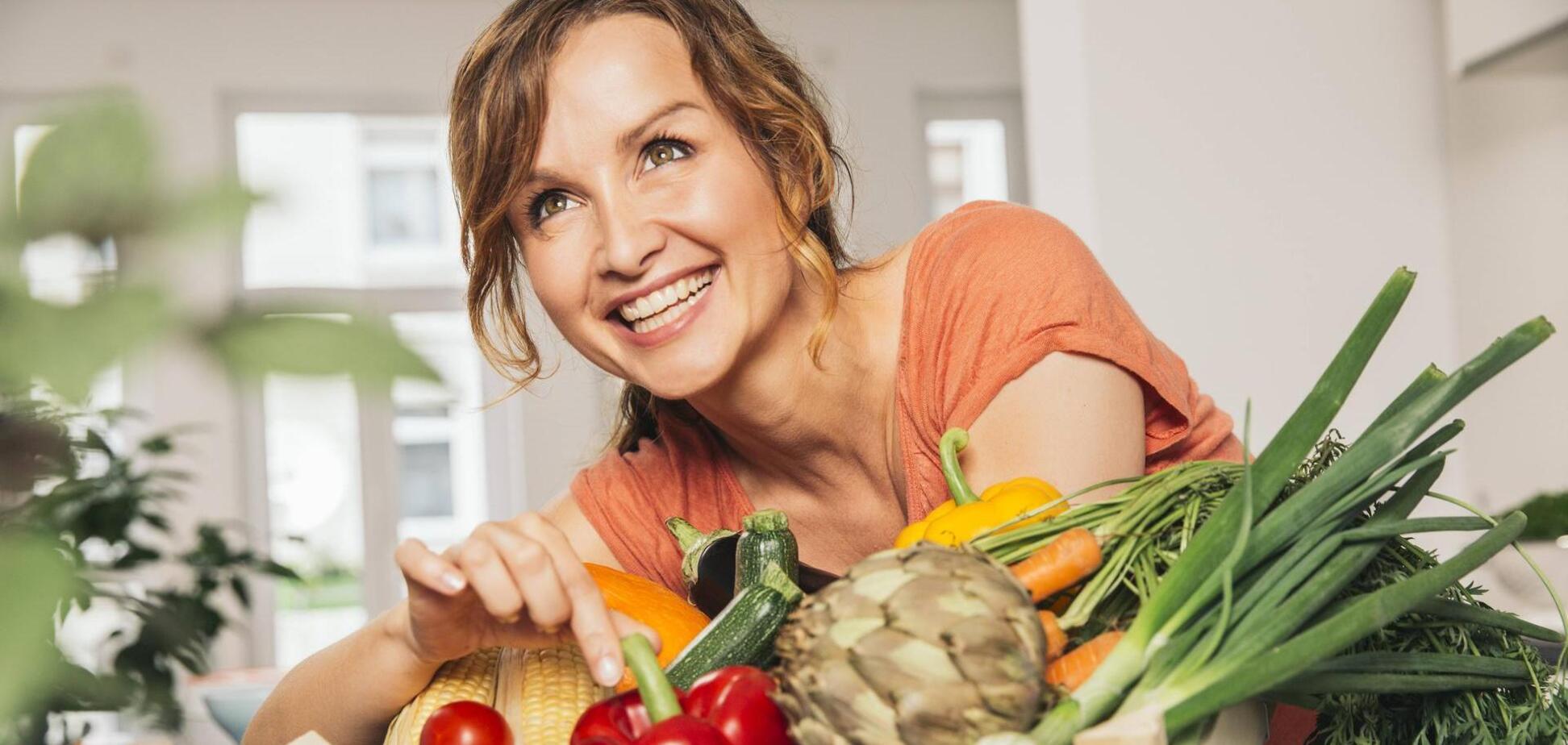 Названы самые полезные продукты для женщин после 40 лет