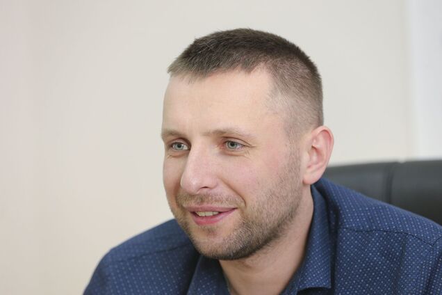 Парасюк обратился к Зеленскому из-за решения КС