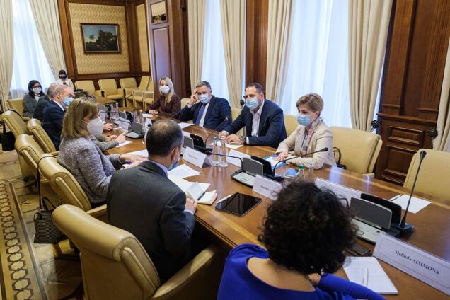 Андрей Ермак обсудил скандал вокруг КСУ с послами G7