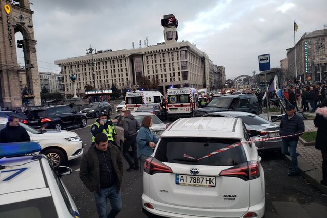 В ДТП на Майдане в Киеве пострадала семья с младенцем