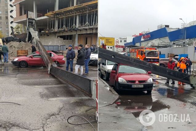 В Киеве упал строительный кран и раздавил автомобиль