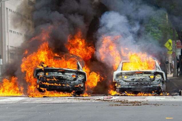 В преддверии выборов президента в США начались протесты