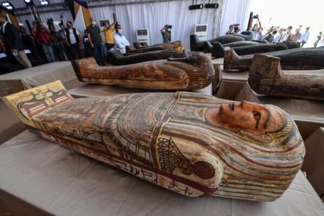 Археологи нашли в Египте 59 древних мумий, которым около 2600 лет
