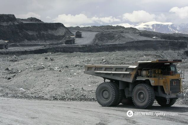 В Кыргызстане неизвестные захватили месторождения золота, меди и угля